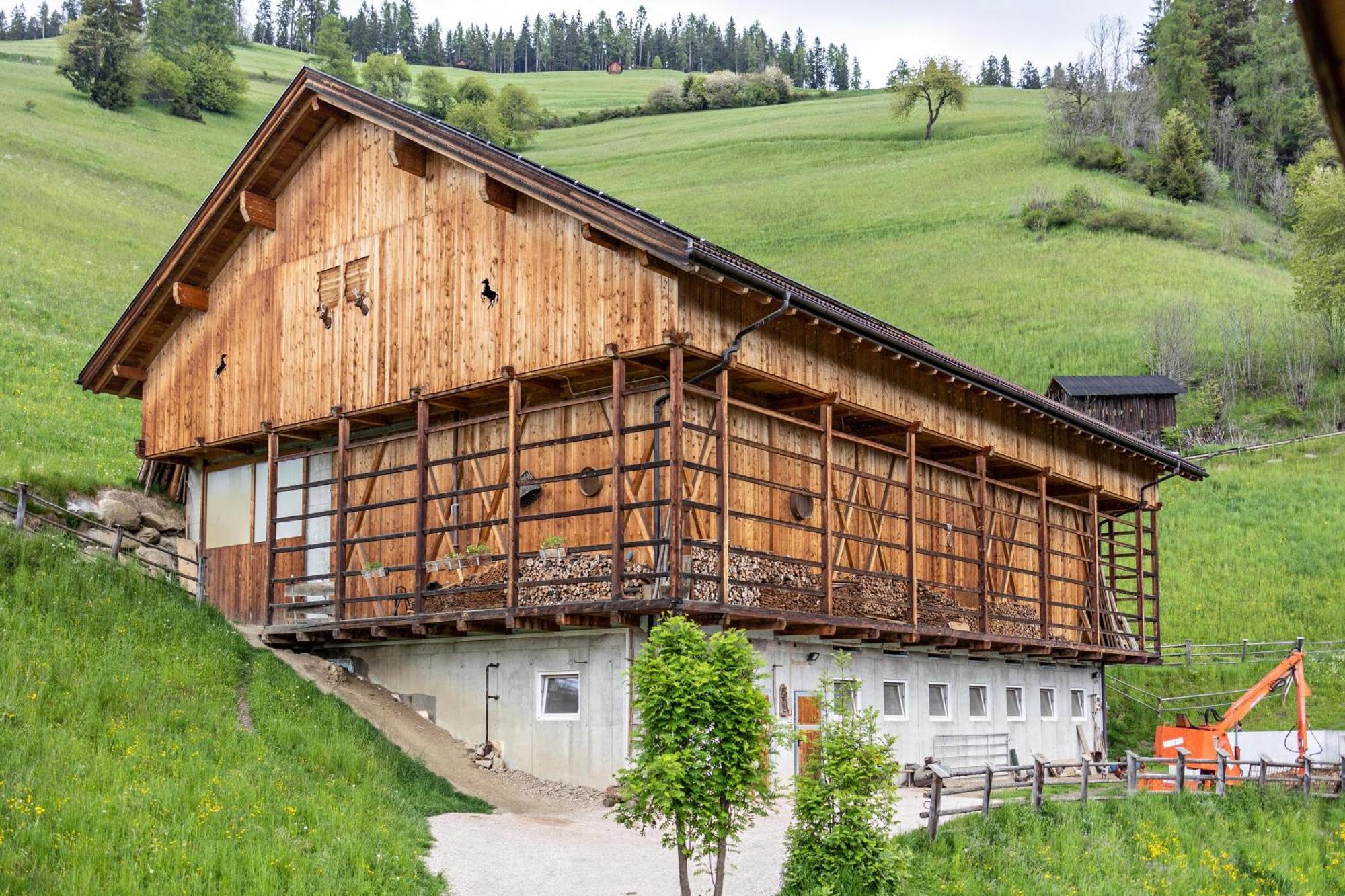 Bolser App Plan De Corones San Vigilio Di Marebbe Ruang foto
